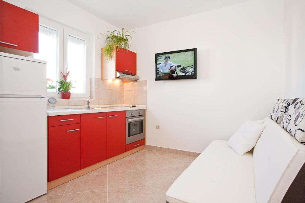 Apartments Melita Кърк Екстериор снимка
