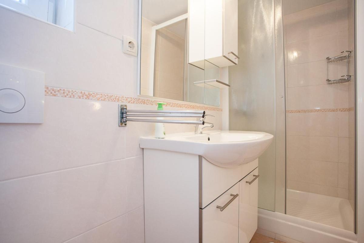 Apartments Melita Кърк Екстериор снимка